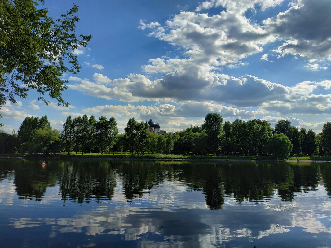 Июнь в Москве - Андрей Лукьянов