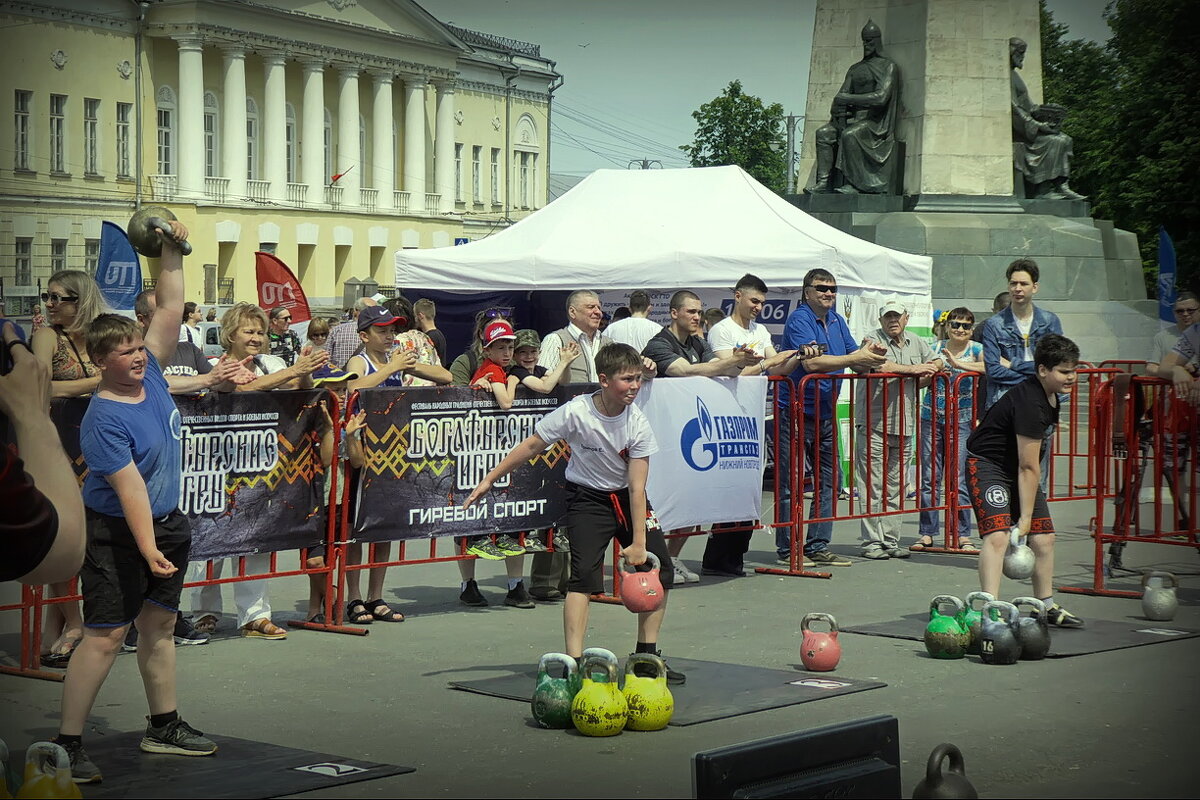 Работают гиревики... - Владимир Шошин