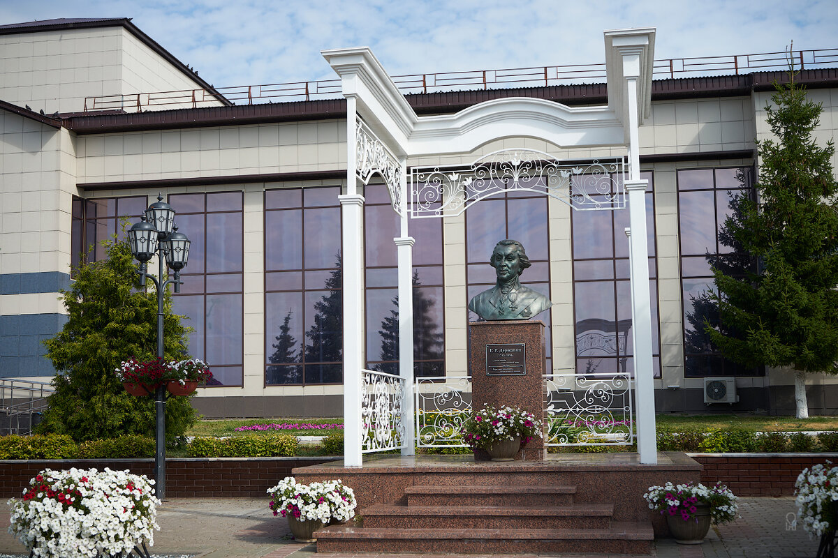 Памятник-мемориал Г.Р. Державину. Лаишево. Татарстан. - Олег Манаенков