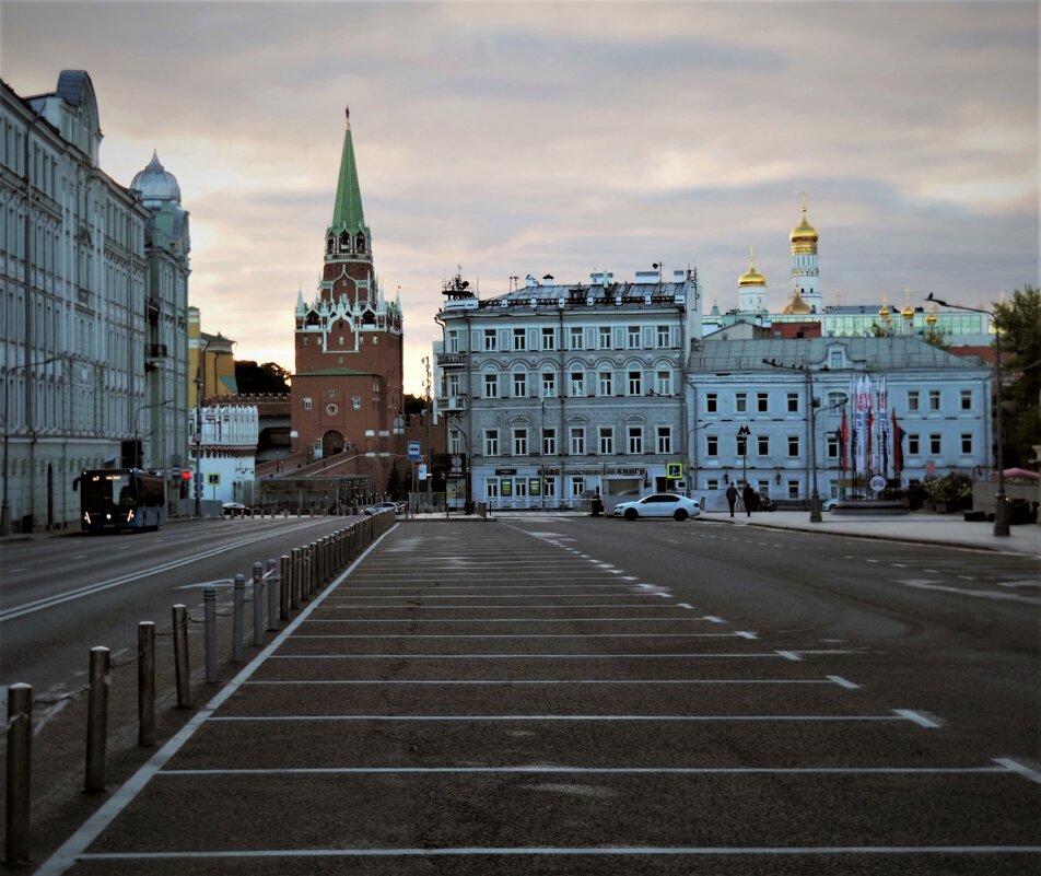 Утренняя Москва. Воздвиженка. - Магомед .