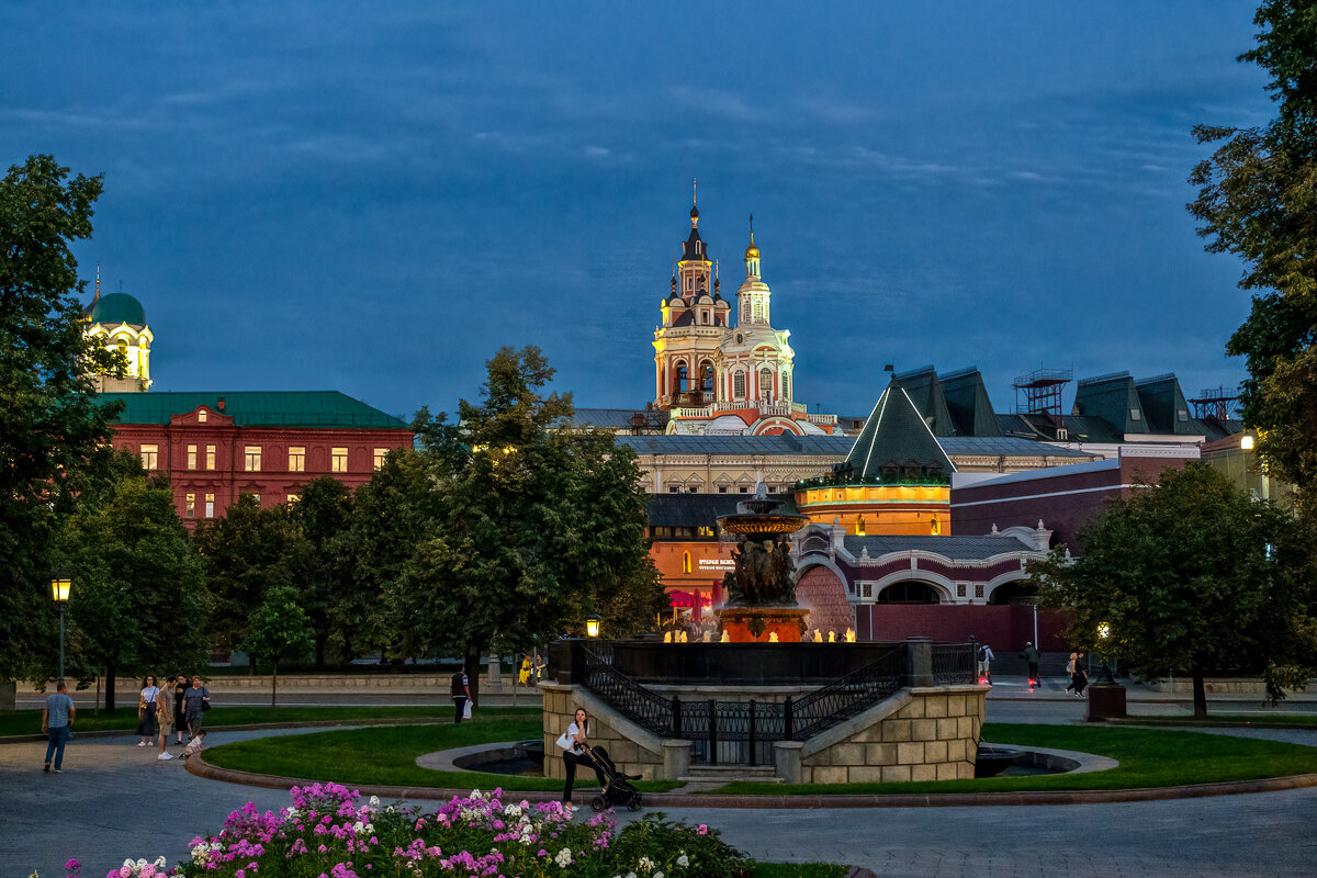 Москва. Вечер на Театральной площади - Сергей Шатохин 