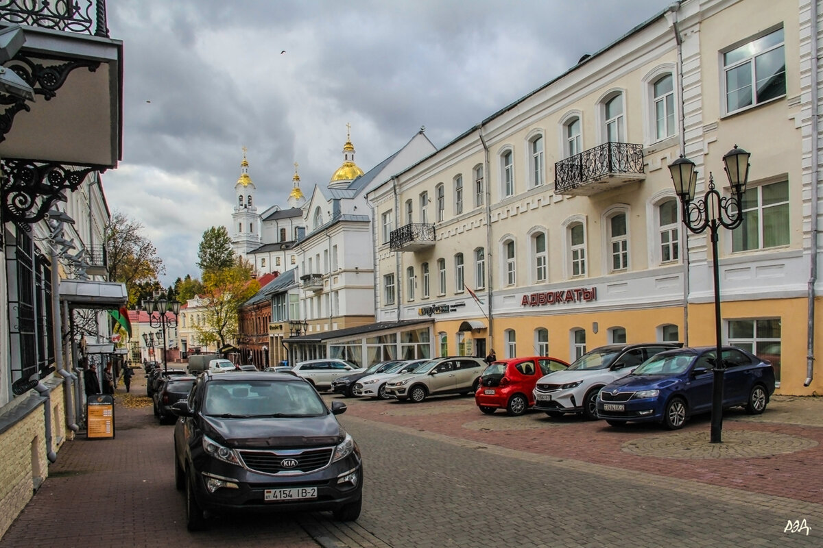 *** - Роланд Дубровский