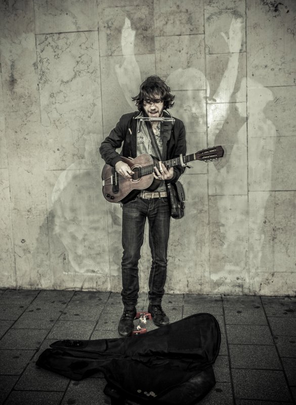 busker - Pavel Slusar