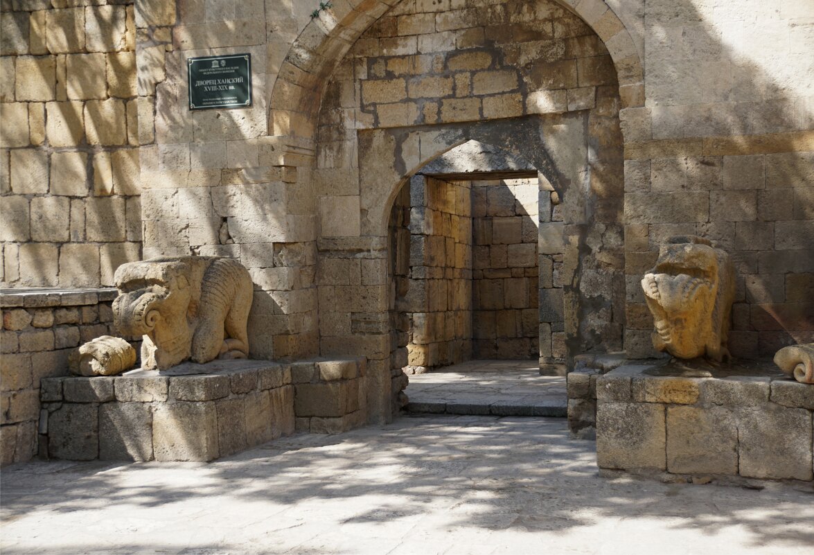 Вход в ханский дворец - Наталия Григорьева