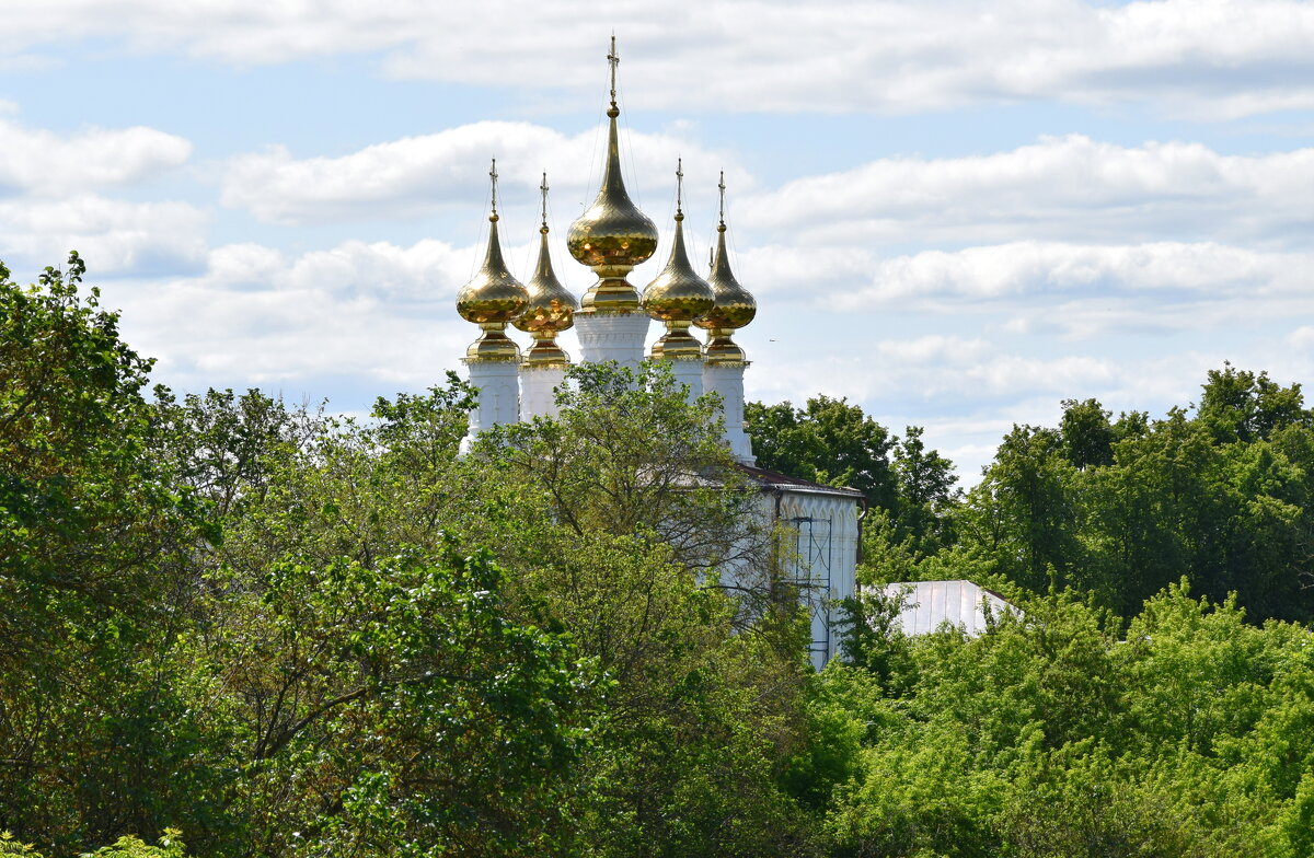 Золотые купола душу мою радуют... - Galina Leskova