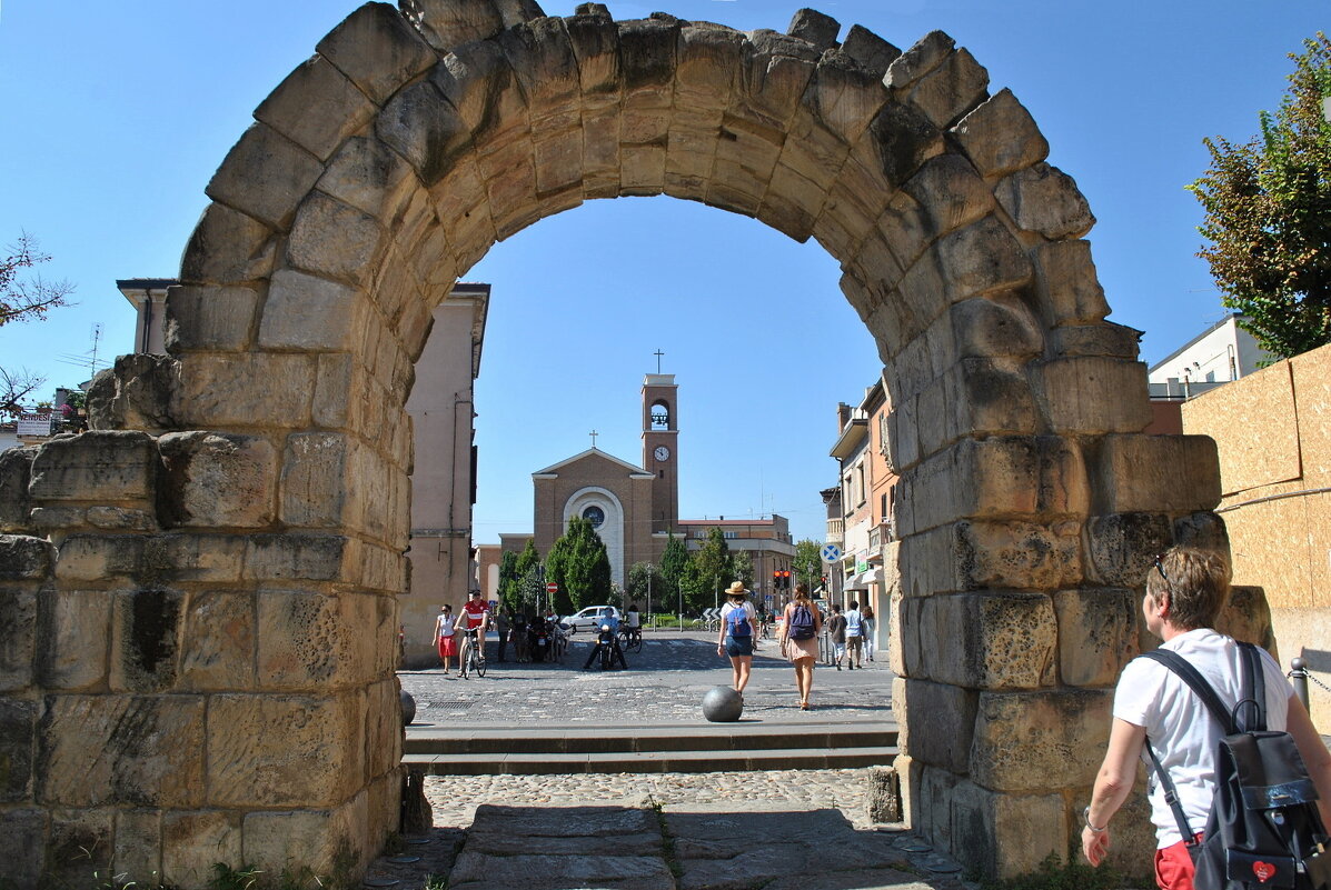 Арка Монтанара (Porta Montanara)  в Римини - Ольга Довженко