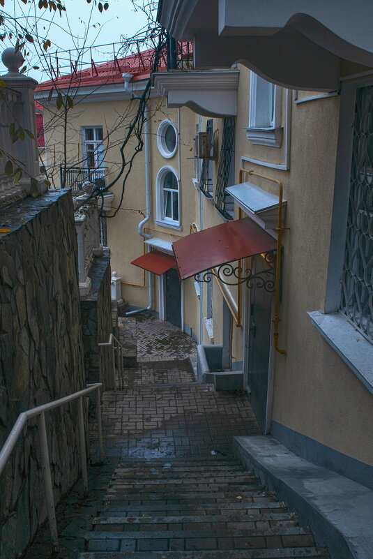 Севастопольская улочка - Игорь Кузьмин Севастопольская улочка - Игорь Кузьмин