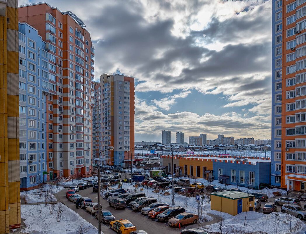 Мартовский городской пейзаж - Валерий Иванович