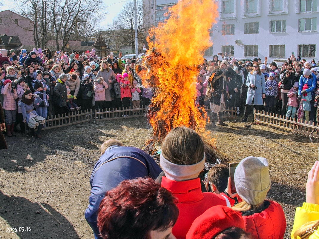 *** - Роланд Дубровский