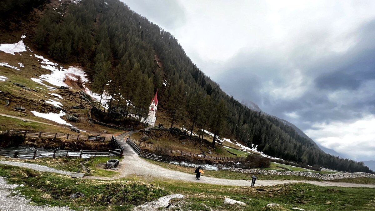 Италия SüdTirol "Dalomitenrundfahrt" / Die Heilig-Geist-Kirche in Kasern. - "The Natural World" Александер