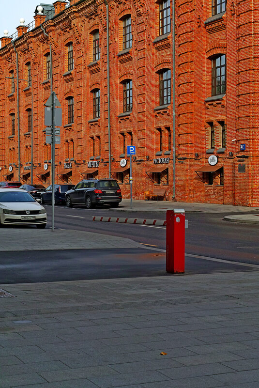 Садовническая улица - Игорь Белоногов Садовническая улица - Игорь Белоногов