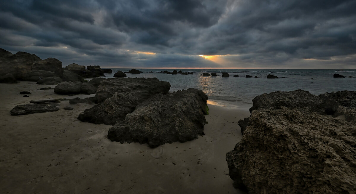 Закат в темных тонах - Valentin Bondarenko Закат в темных тонах - Valentin Bondarenko