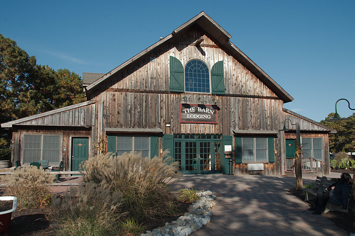 Всё в дело! Древний сарай переоборудованный в гостиницу - Олег Чемоданов