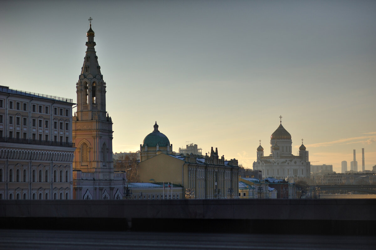 На Большом Москворецком мосту - Виктор Берёзкин