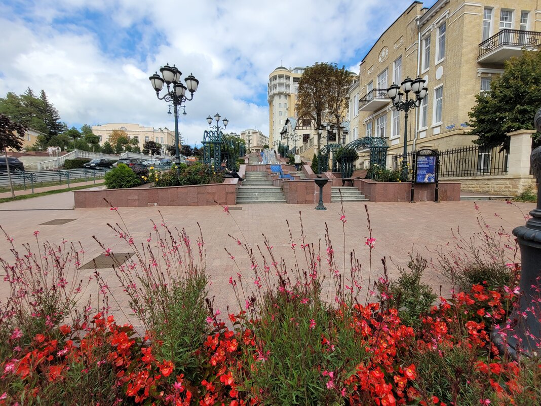 Вид на Малую каскадную лестницу - Татьяна Машошина Вид на Малую каскадную лестницу - Татьяна Машошина