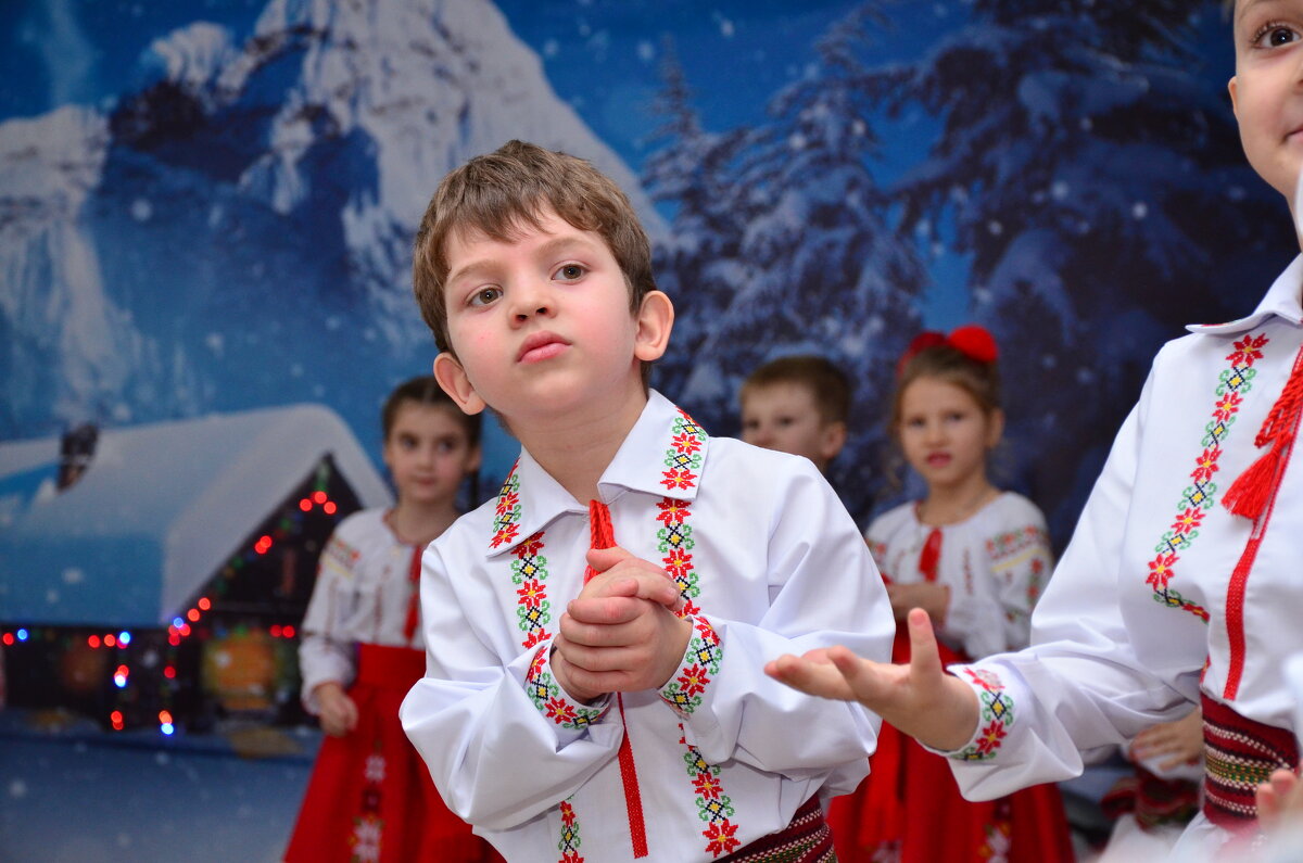 Утренник , ожидание чуда...3 - александр донченко