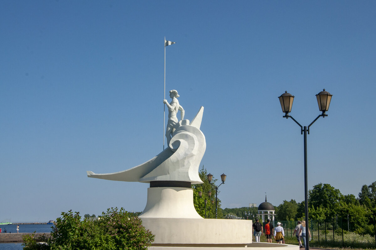 Петрозаводск. Памятник "Рождение Петрозаводска" - Gen 