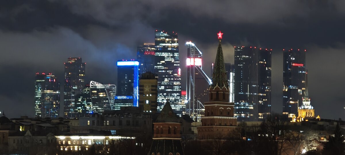 Небоскребы Москва-Сити - <<< Наташа >>>