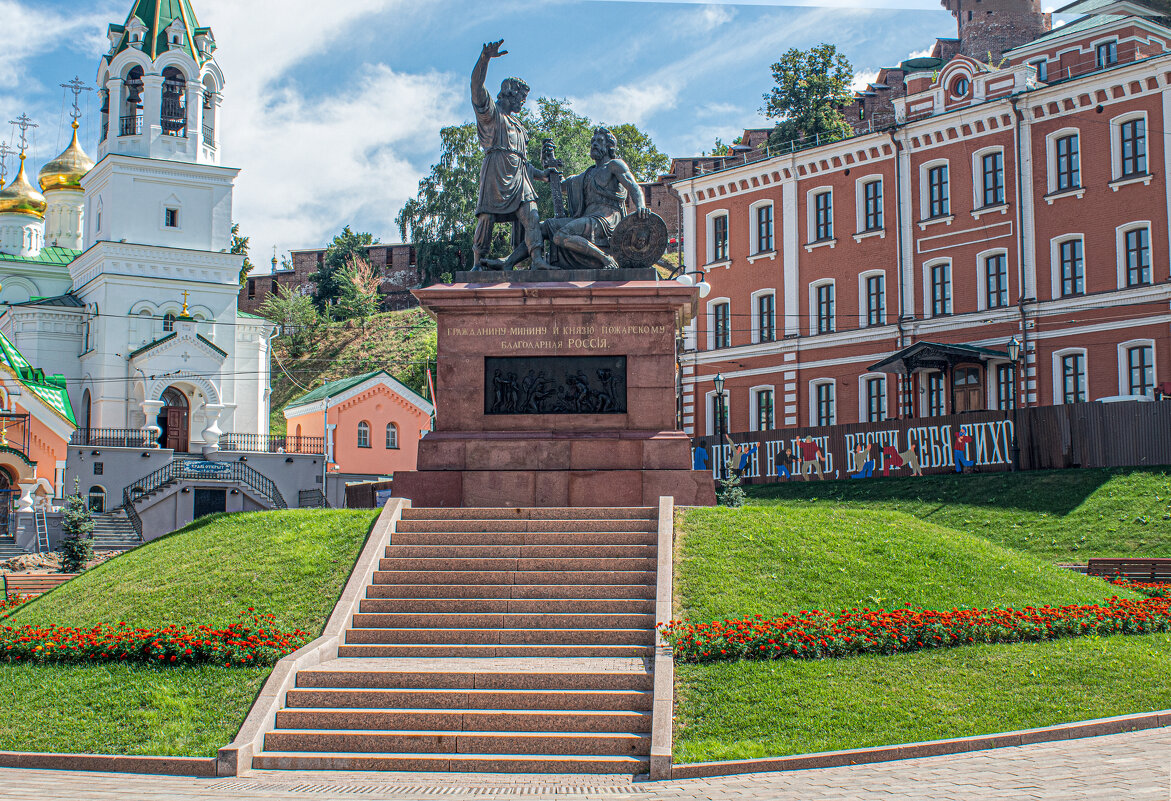 Памятник Минину и Пожарскому - Boris Zhukovskiy