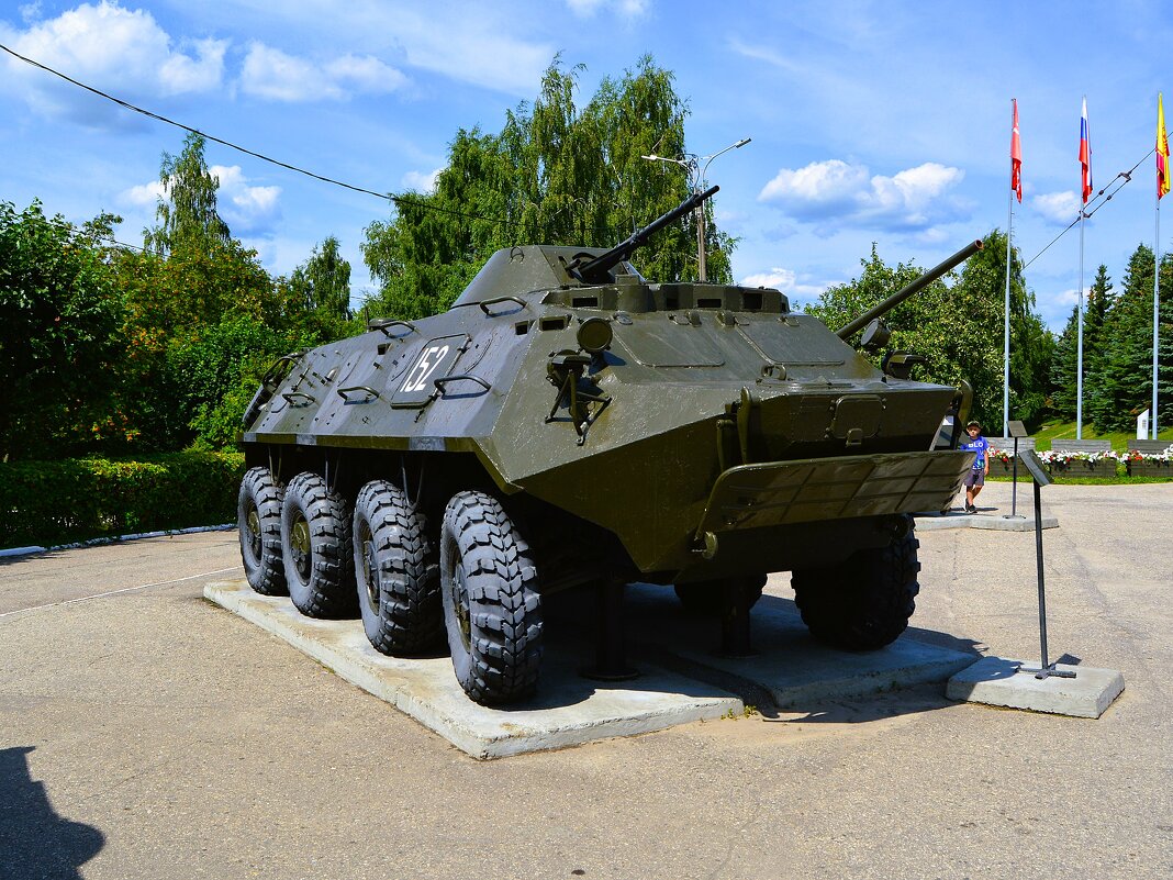 Чебоксары. Бронетранспортёр БТР-60ПБ в парке Победы. - Пётр Чернега