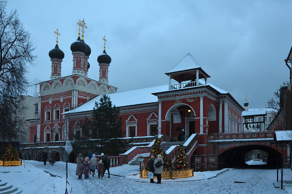 Москва. Храм Сергия Радонежского в Высоко Петровском монастыре. - Наташа *****