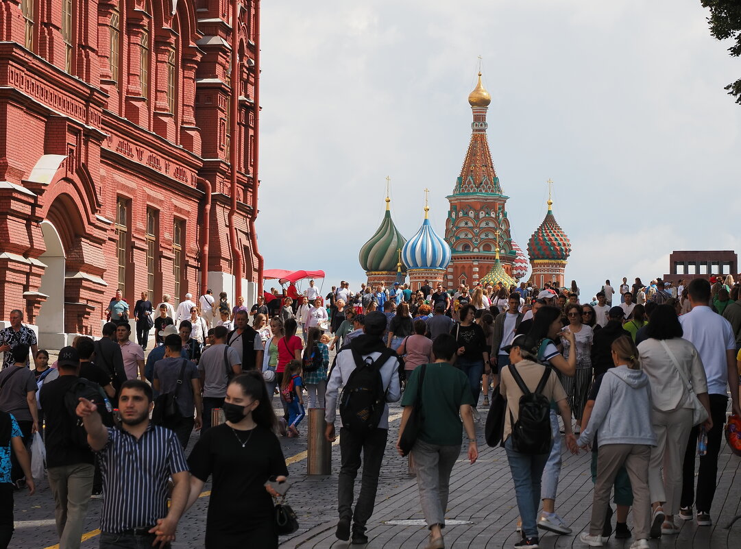 Туристический сезон в Москве выглядит как-то так... - Евгений Седов