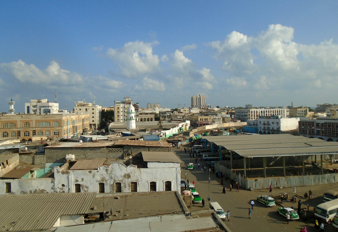 Джибути из окна отеля - Игорь Матвеев Джибути из окна отеля - Игорь Матвеев