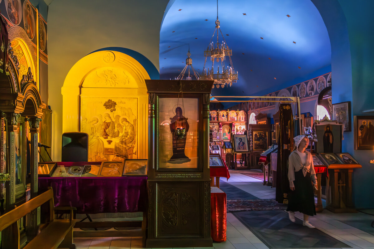 В Свято-Михайловском мужском монастыре - Игорь Сикорский В Свято-Михайловском мужском монастыре - Игорь Сикорский