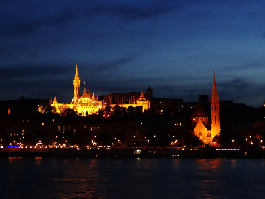 Огни вечернего города, Будапешт - svk *