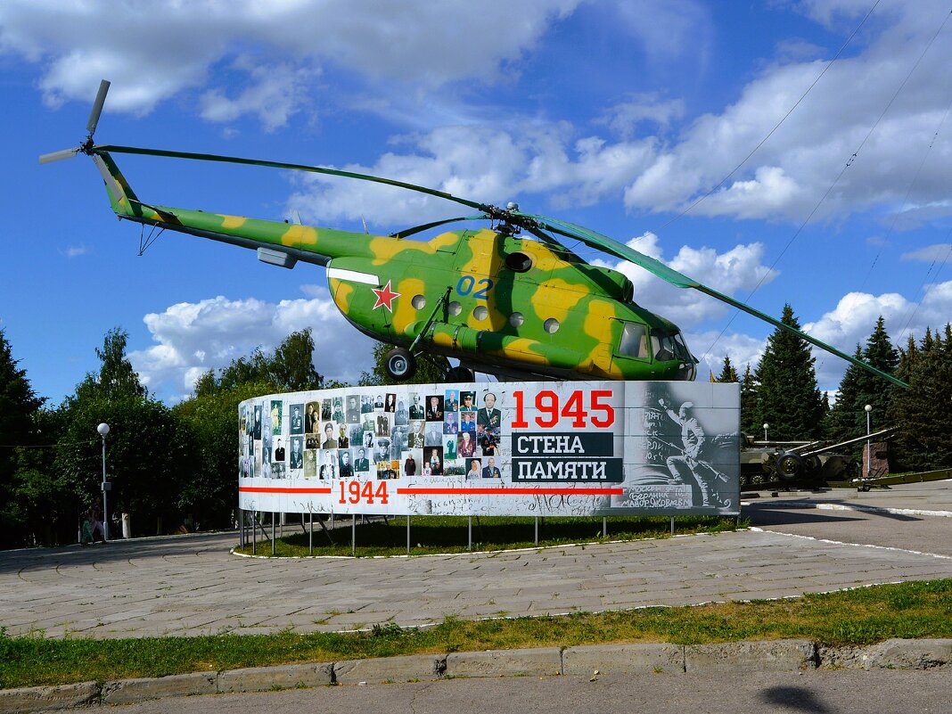 Чебоксары. Многоцелевой вертолёт Ми - 8. - Пётр Чернега