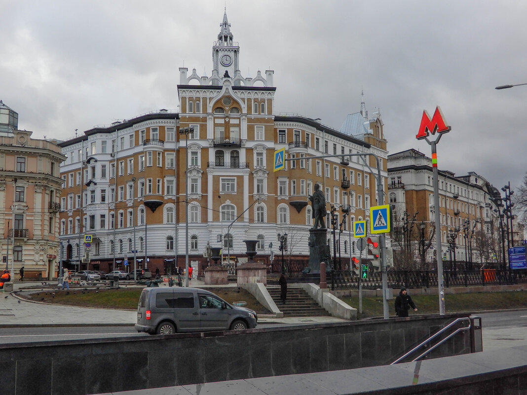 Доходный дом страхового общества «Россия» - Сергей Лындин Доходный дом страхового общества «Россия» - Сергей Лындин