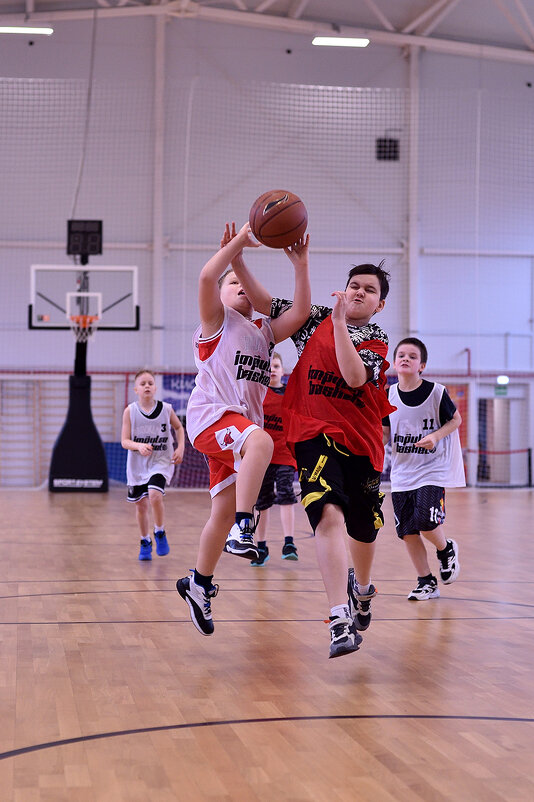 В борьбе за мяч! - Александр Гриднев