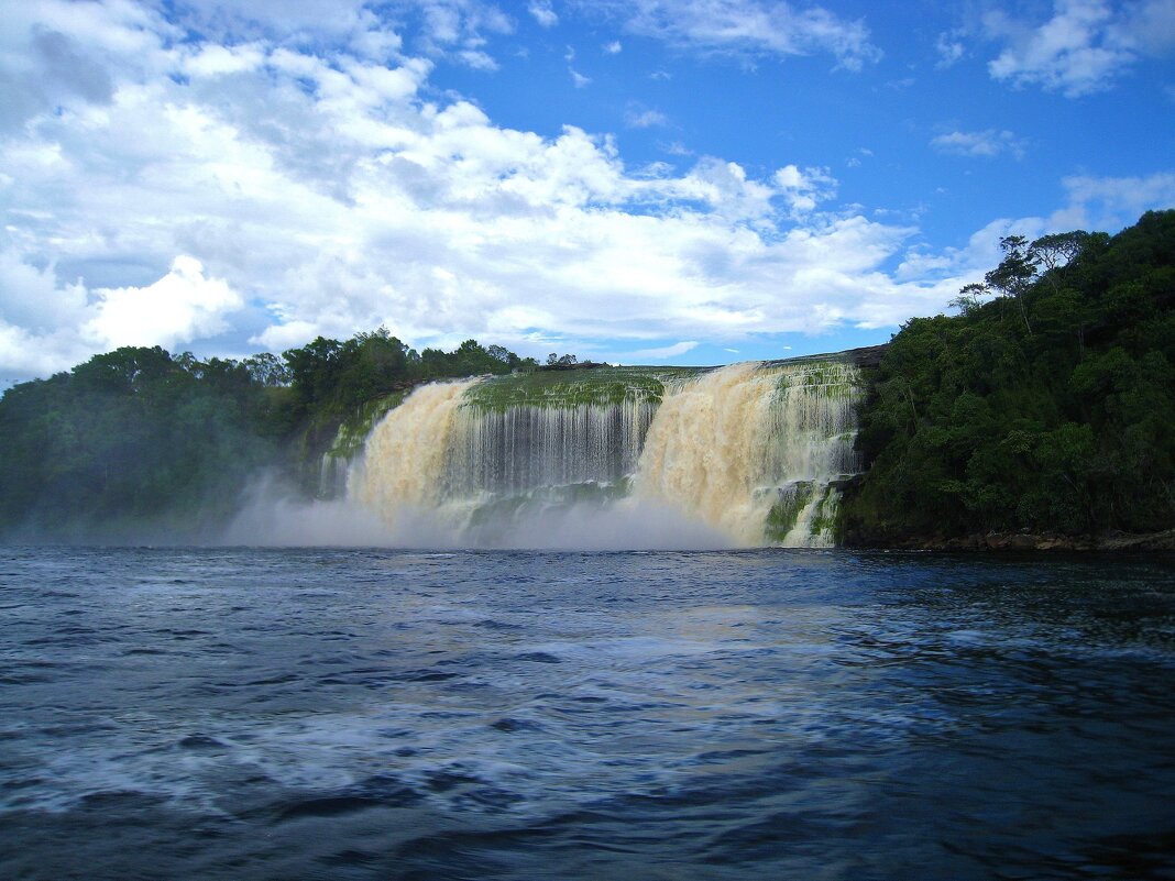 Водопад Ача в Национальном парке Канайма. - unix (Илья Утропов) Водопад Ача в Национальном парке Канайма. - unix (Илья Утропов)
