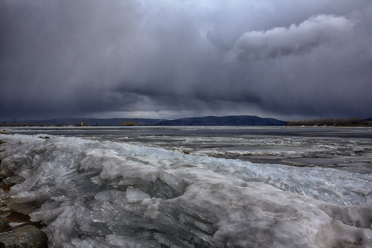 * - Александр Лисовский