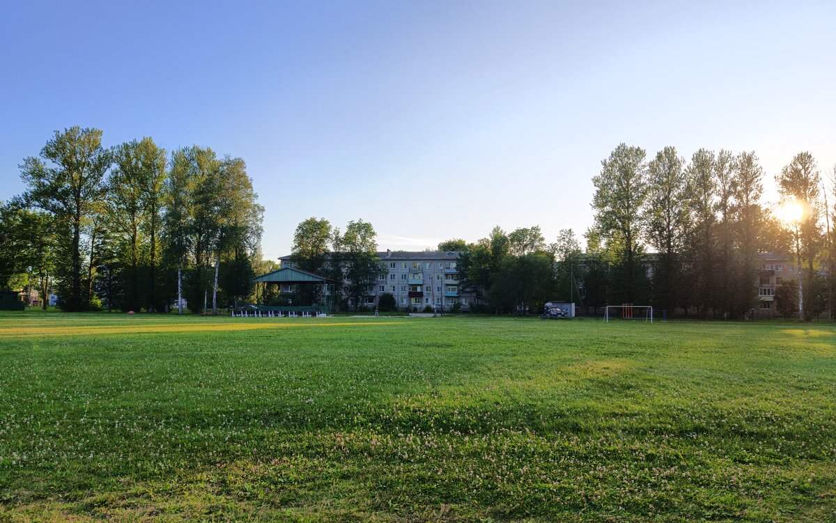 Стадион в г.Дно - Артем 