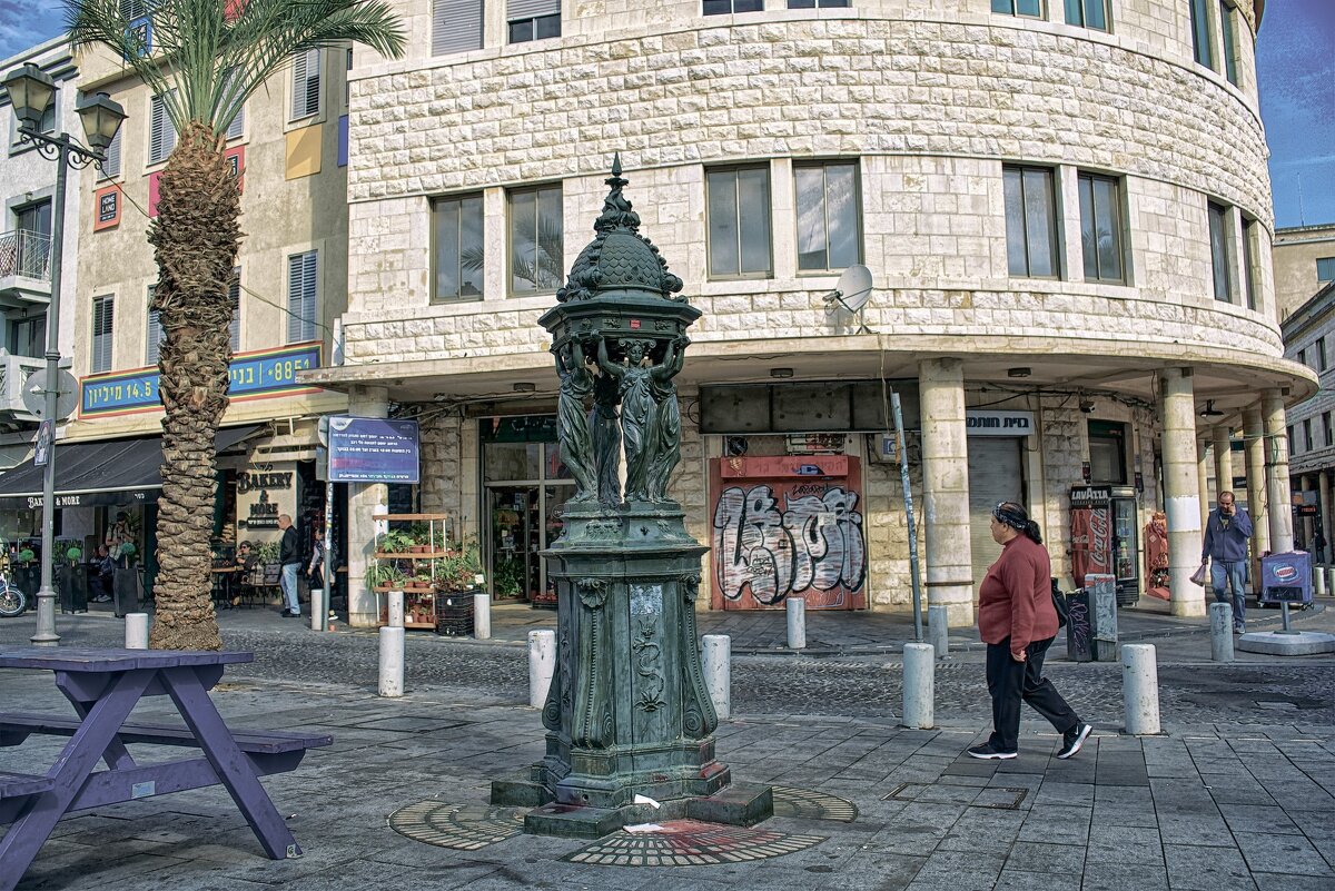 Хайфа «Кикар-Париз» (Парижская площадь») находится в Нижнем городе . возле в входа в метро - ujgcvbif Хайфа «Кикар-Париз» (Парижская площадь») находится в Нижнем городе . возле в входа в метро - ujgcvbif