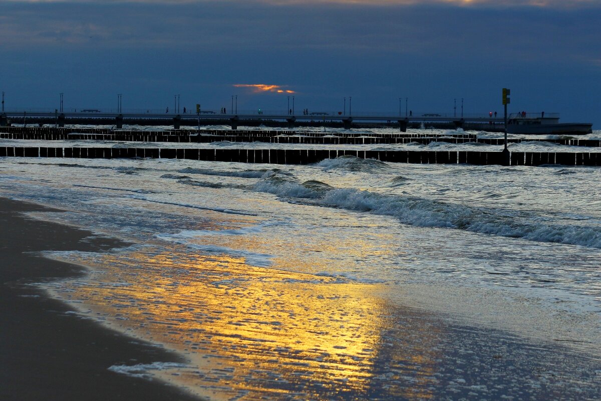 И будет новый день, и будет радость, и счастье долгожданное придёт.. - Юрий. Шмаков