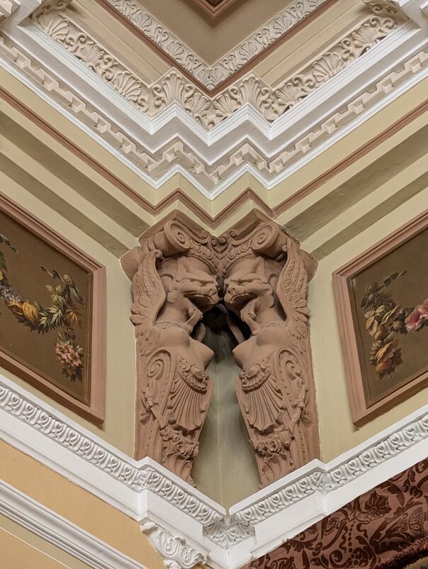 В особняке Барятинских. - Ольга В особняке Барятинских. - Ольга