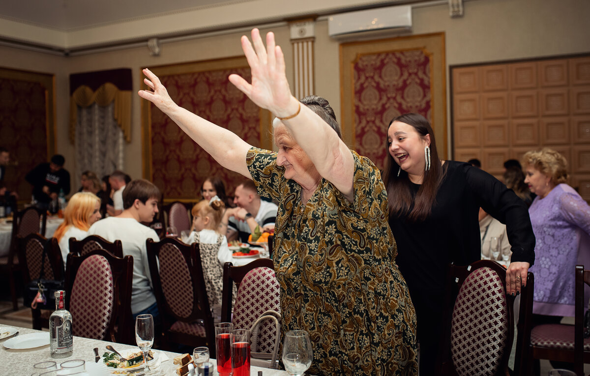 Пошла плясать бабушка Лукерья... - Лилия . Пошла плясать бабушка Лукерья... - Лилия .