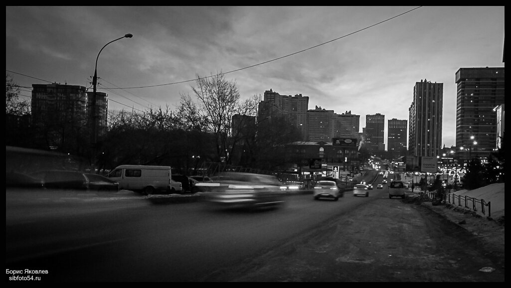 Некрашеный город. - Борис Яковлев