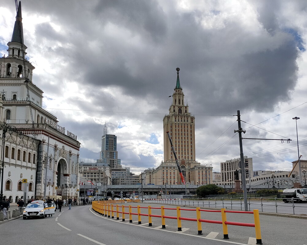 Площадь трёх вокзалов - Валерий Судачок