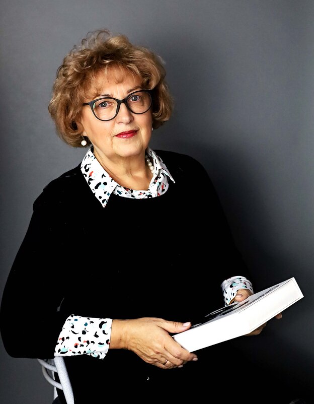 портрет - Александра Николаева