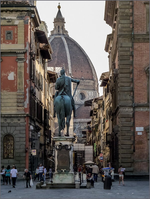 Piazza Santissima Annunziata и конная статуя Фердинанда I - Наталья Rosenwasser Piazza Santissima Annunziata и конная статуя Фердинанда I - Наталья Rosenwasser