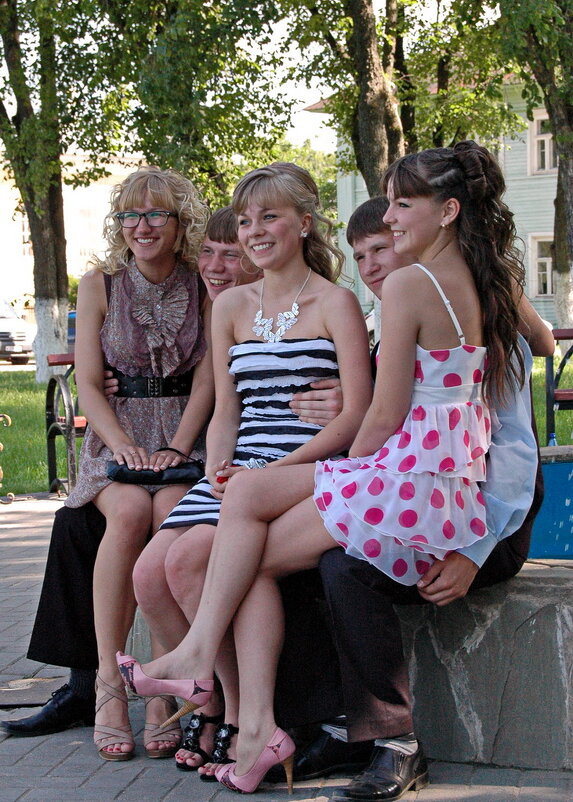 Выпускники школы... - Александр Лад Выпускники школы... - Александр Лад