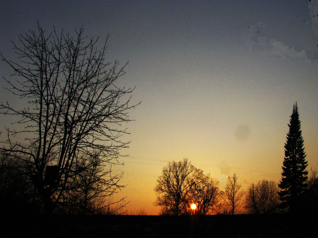 Уходит солнце на покой - Людмила Смородинская Уходит солнце на покой - Людмила Смородинская