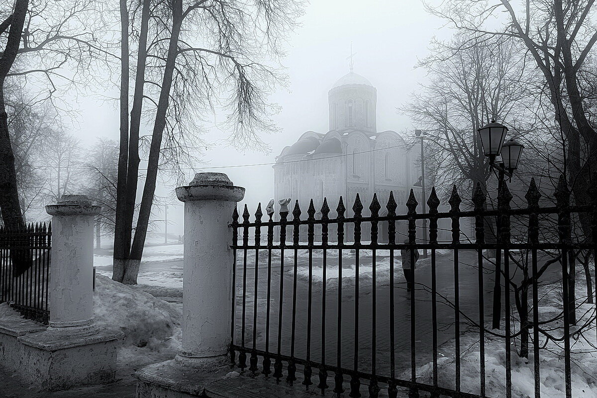 А за оградой храм стоит... - Владимир Шошин А за оградой храм стоит... - Владимир Шошин