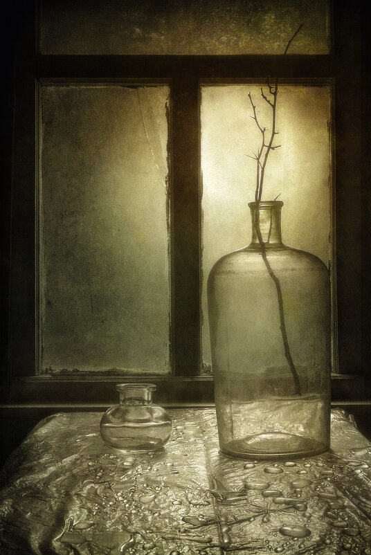 У окна. - Oleg Rastorguev