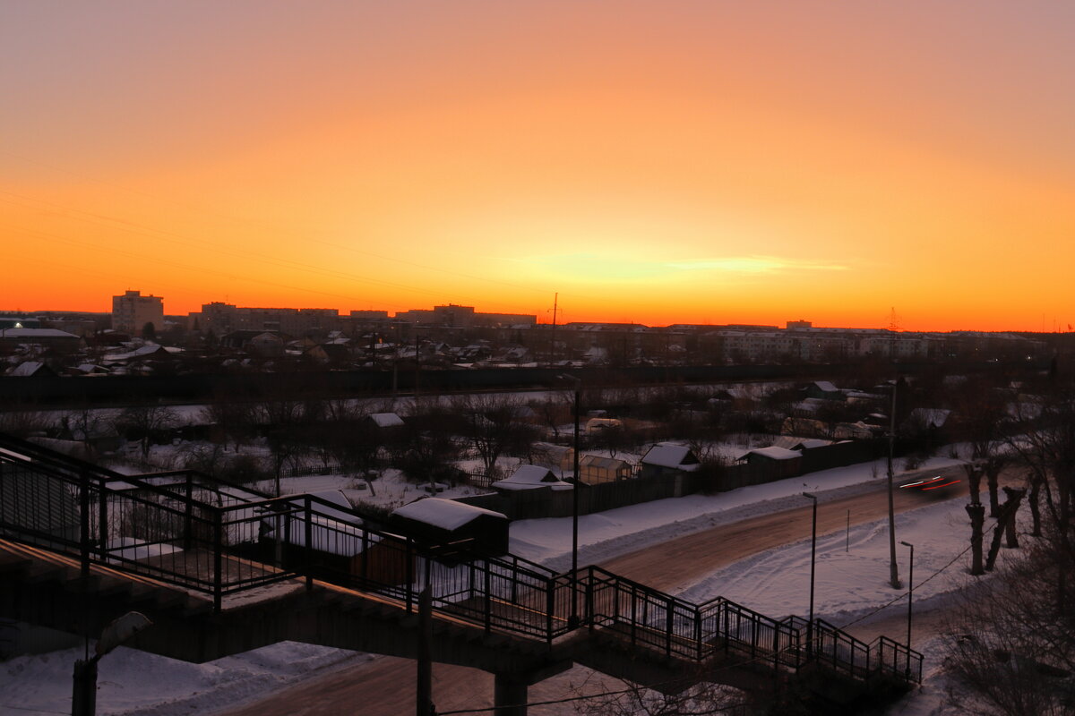 Закат над городом. - Александр Николаев Закат над городом. - Александр Николаев