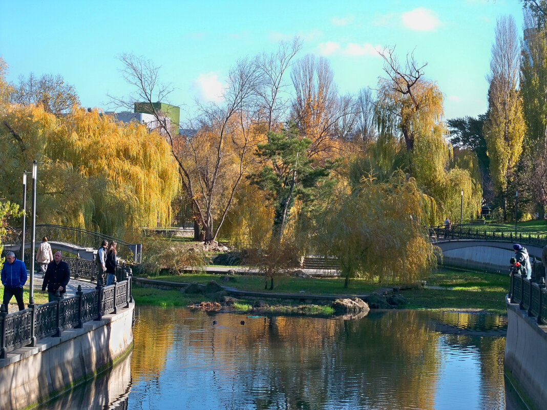 Пейзажи Гагаринского парка - Валентин Семчишин Пейзажи Гагаринского парка - Валентин Семчишин