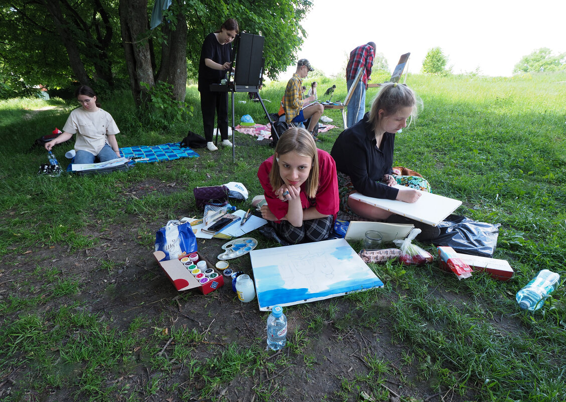 Студенты колледжа на пленэре - Евгений Студенты колледжа на пленэре - Евгений